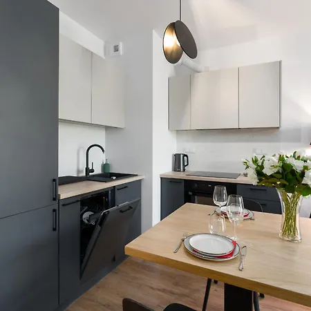 Apartment Bukowska 18 With Balcony Mtp By Renters *